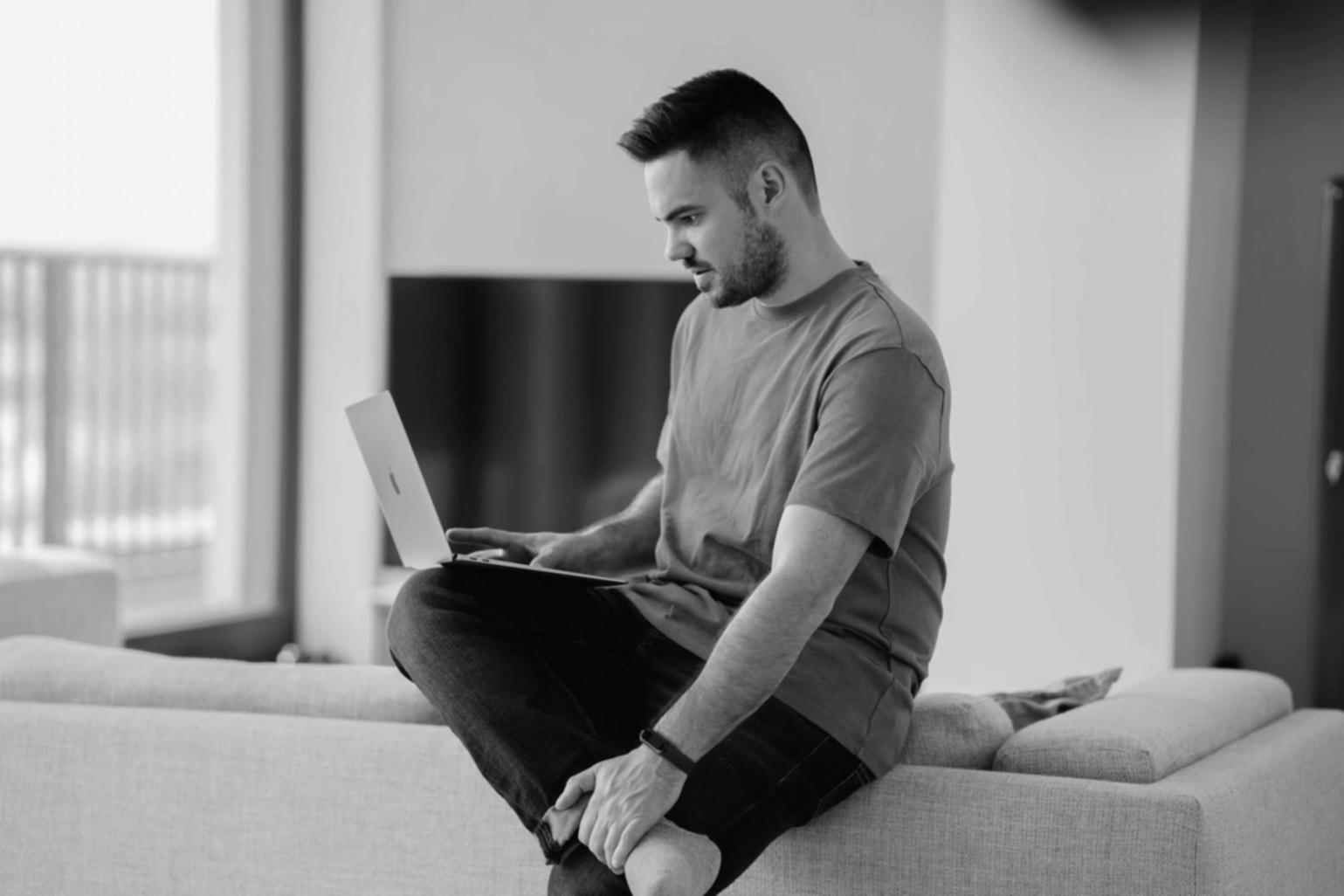 Economic data analysis methodology in practice